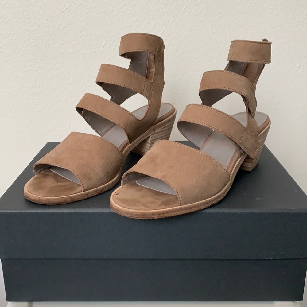 Eileen Fisher Vessey Sandals in Earth Color Sz 6